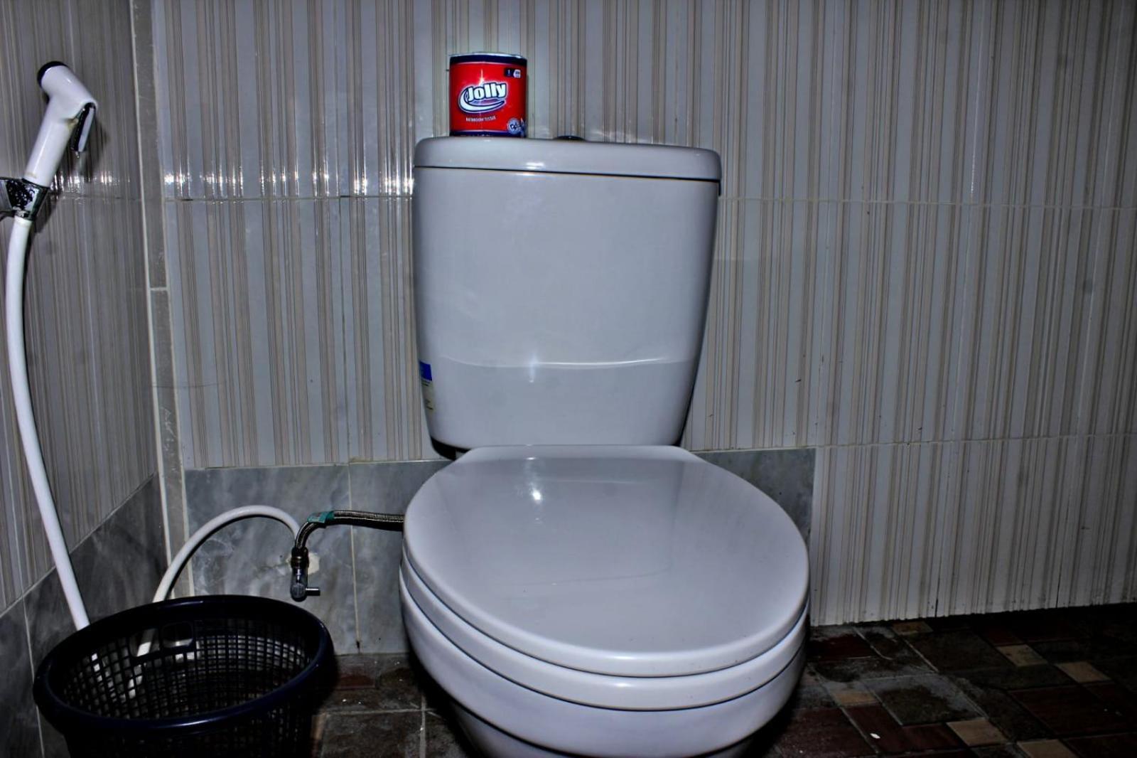 Barrel Homestay Areguling Kuta  Exterior foto